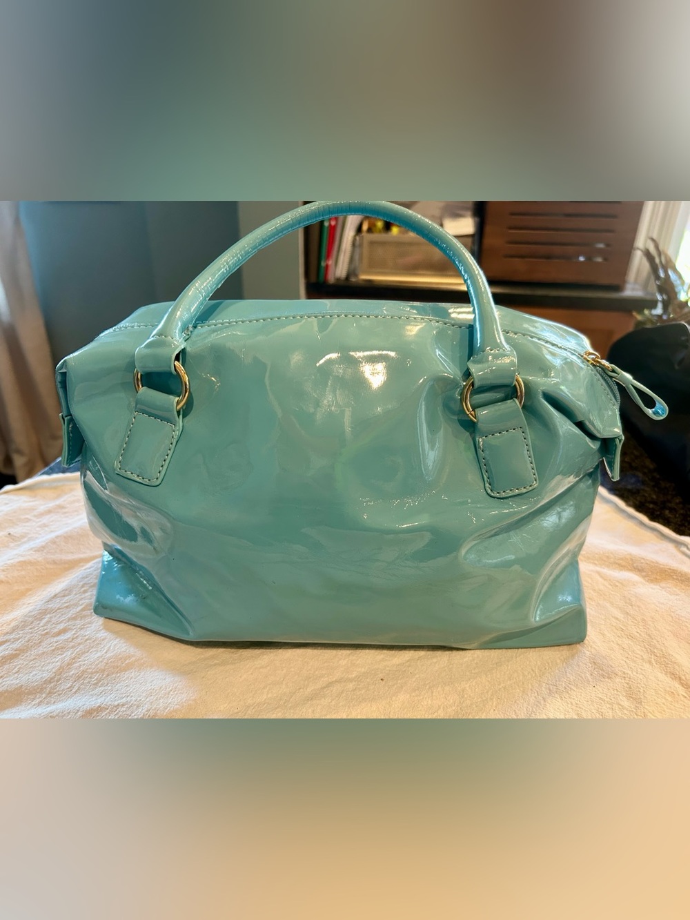 Fabulous Tommy Hilfiger baby blue Patent Satchel- excellent condition. - Picture 3 of 9
